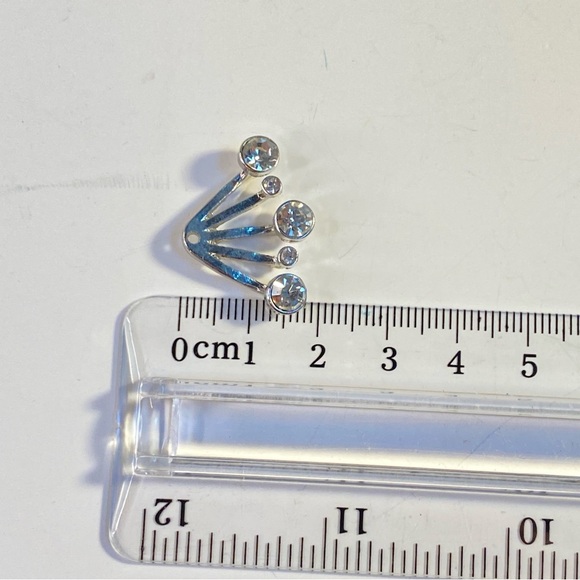 Silver Tone Rhinestone Fan Shaped Pendant - Picture 4 of 4